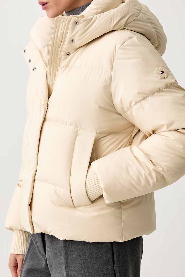 Tommy Hilfiger пухено яке дамско бежово WW0WW51515