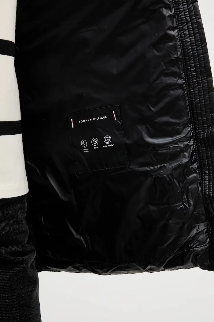 Tommy Hilfiger Пухено яке в черно преходен модел WW0WW47355