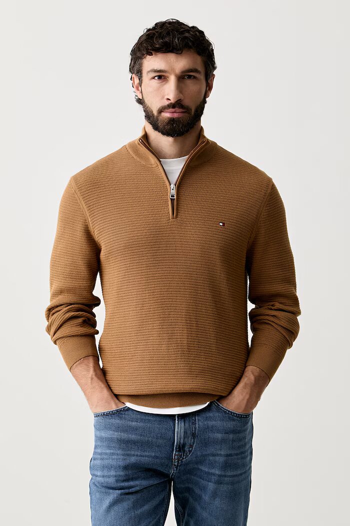 Tommy Hilfiger пуловер мъжки от памук кафяв MW0MW42916