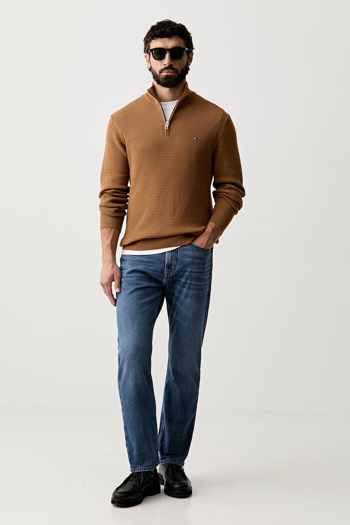 Tommy Hilfiger пуловер мъжки от памук кафяв MW0MW42916
