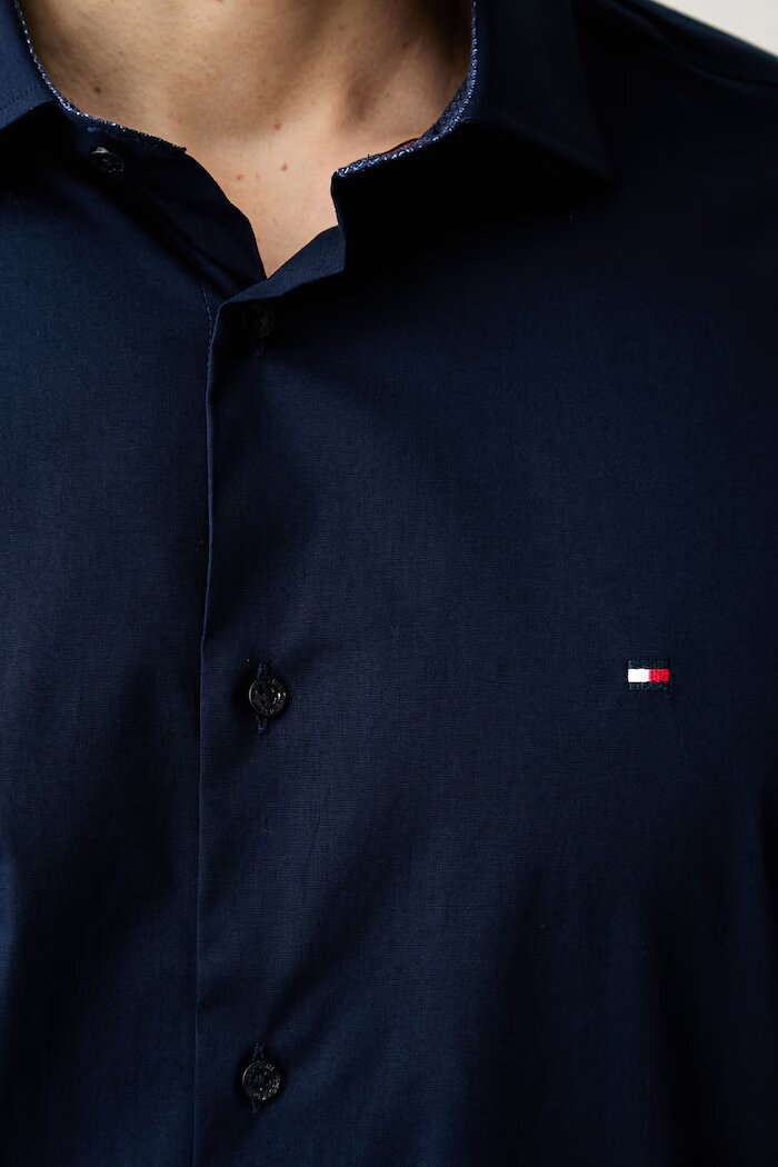 Tommy Hilfiger риза мъжка от памук с еластан тъмносиня MW0MW43749