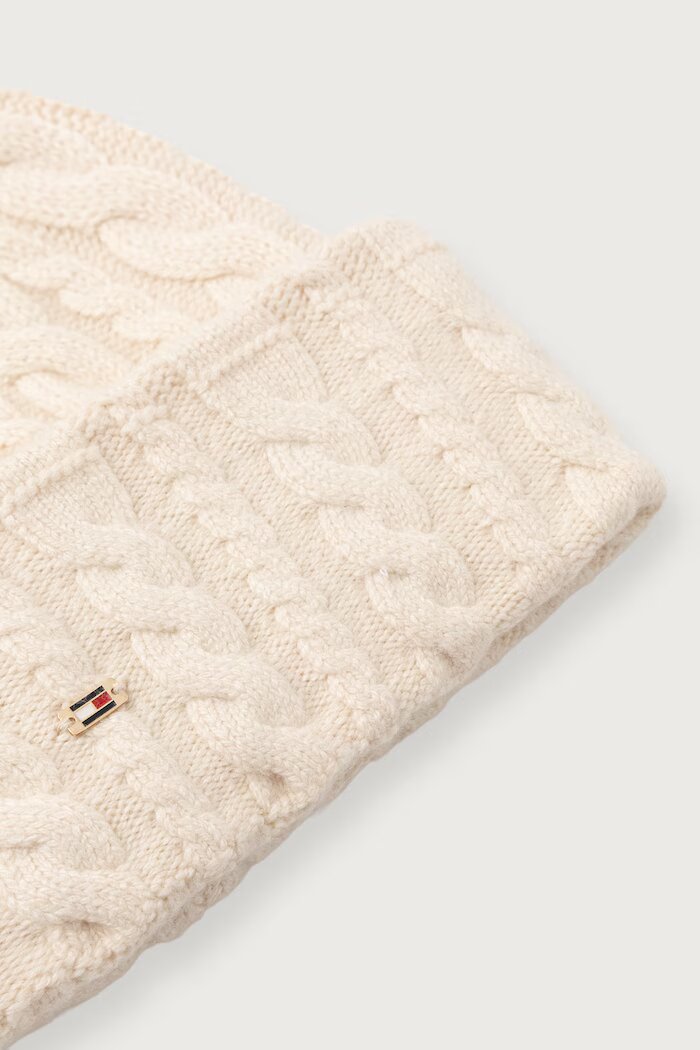 Tommy Hilfiger шапка beanie дамска от вълнена материя бежова AW0AW19111