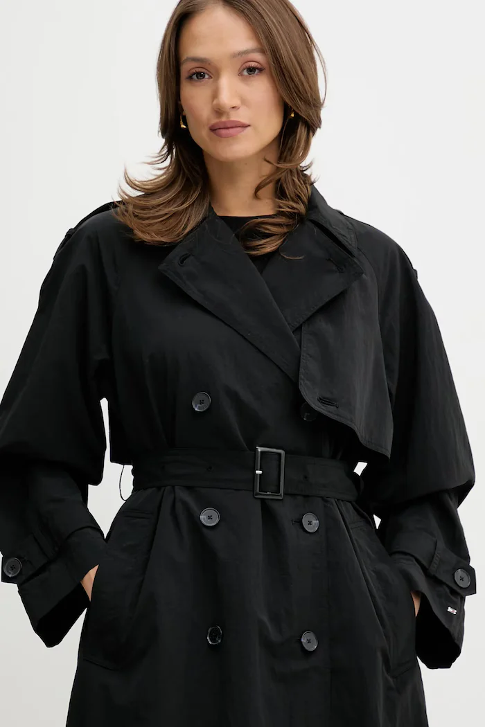 Tommy Hilfiger Шлифер в черно преходен модел с уголемена кройка WW0WW45632