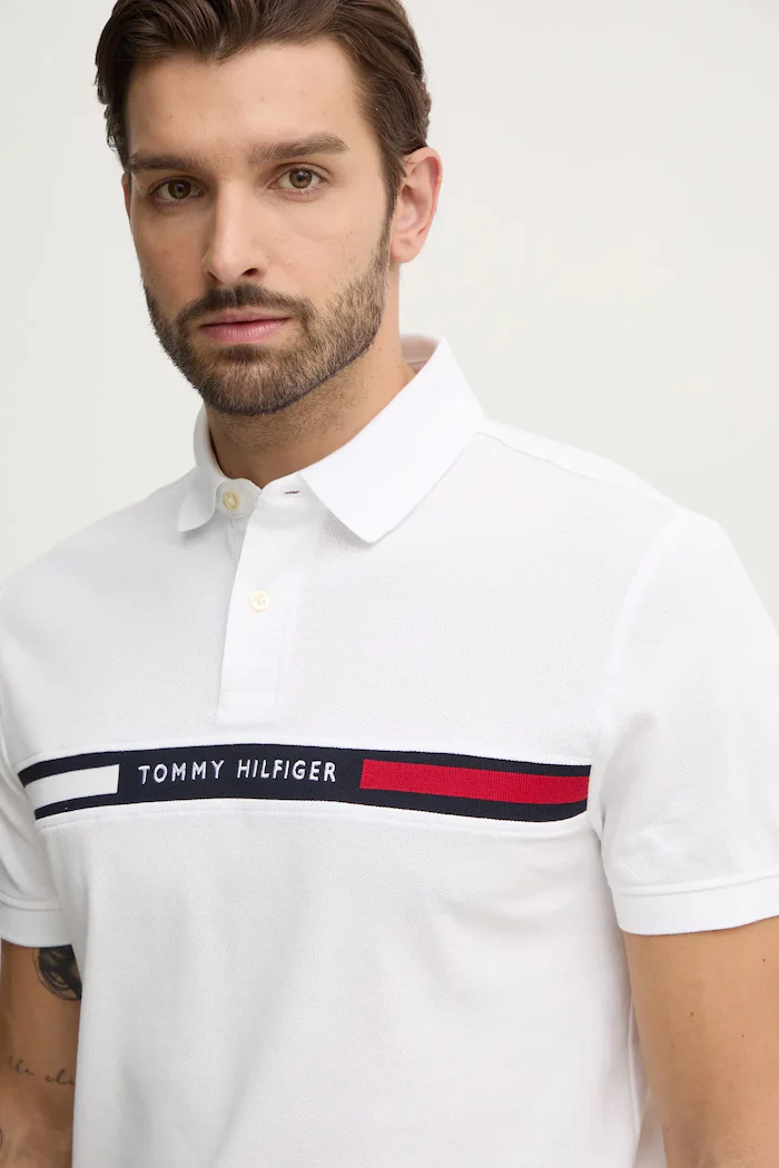 Tommy Hilfiger Тениска с яка в бяло с апликация MW0MW38130