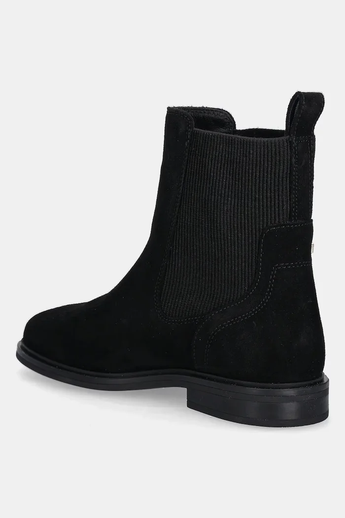 Tommy Hilfiger Велурени боти челси FLAG SUEDE CHELSEA BOOT в черно с равна подметка FW0FW08780