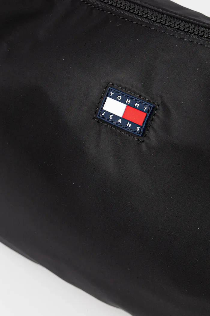 Tommy Jeans Чанта в черно AW0AW17569