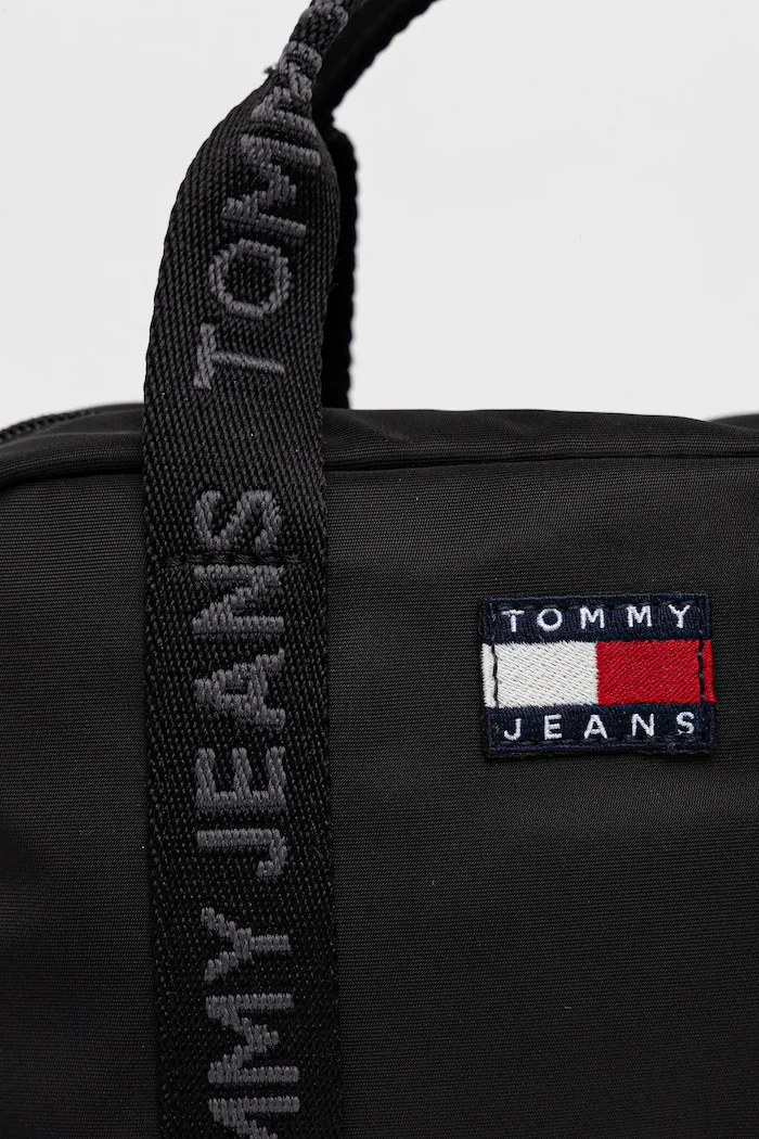 Tommy Jeans Чанта в черно AW0AW17889