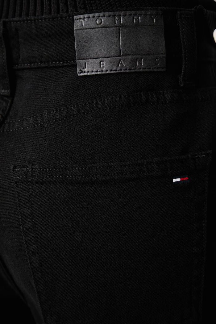 Tommy Jeans дънки mom fit дамски черни DW0DW23569