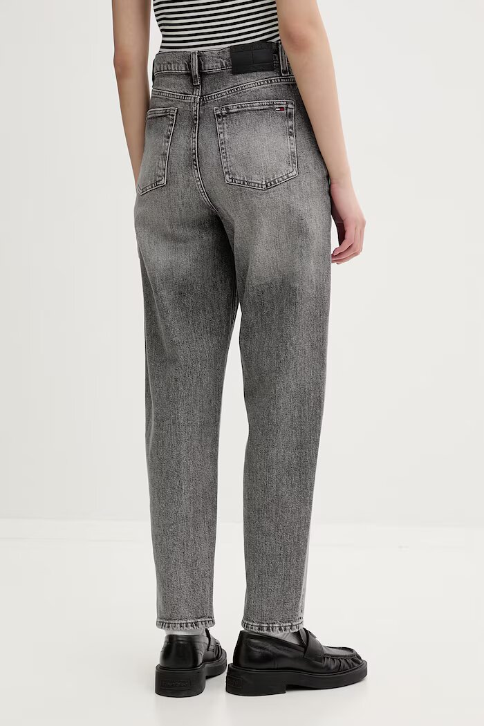 Tommy Jeans дънки mom fit дамски сиви DW0DW22658