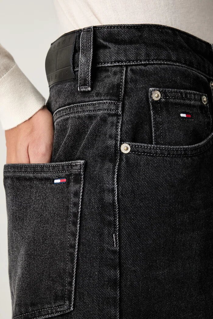 Tommy Jeans дънки relaxed fit дамски черни DW0DW23815