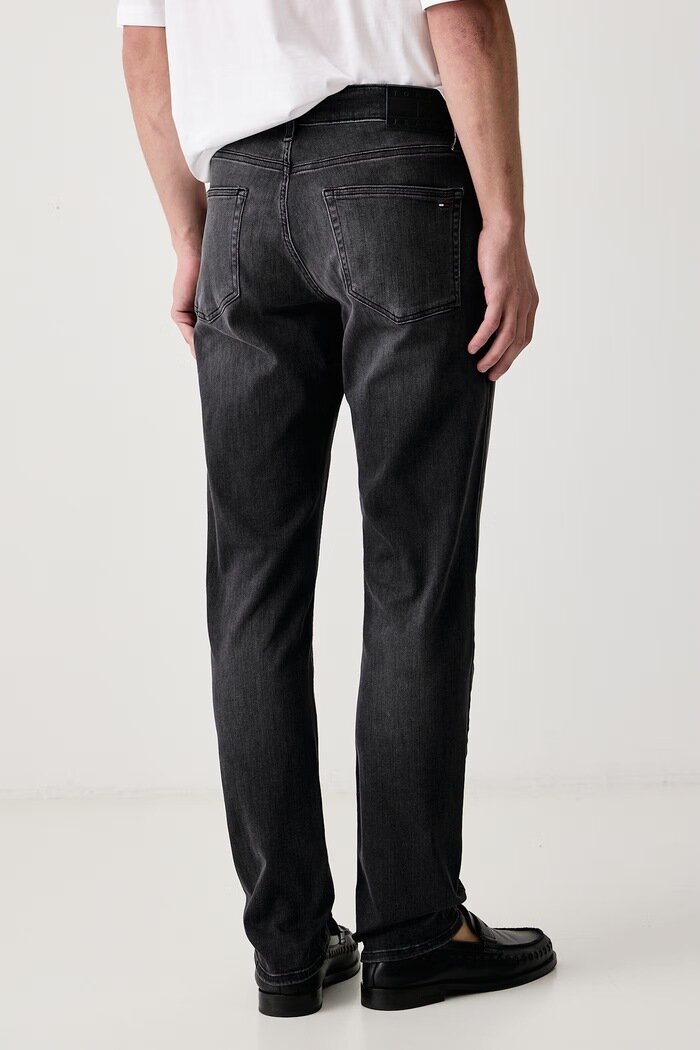 Tommy Jeans дънки slim fit мъжки черни DM0DM23449
