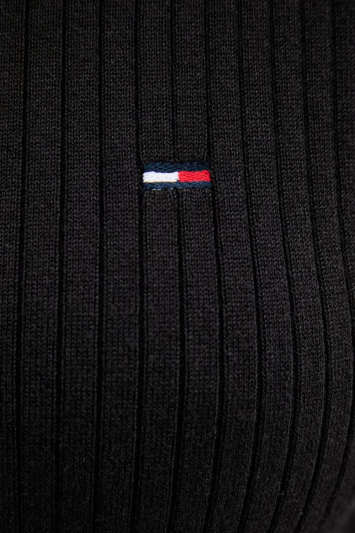 Tommy Jeans Детска жилетка дамска в черно от лека материя DW0DW22023