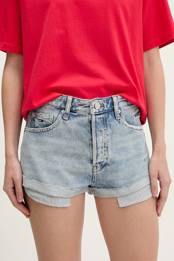 Tommy Jeans къс панталон дамски от деним син с висока талия DW0DW22397