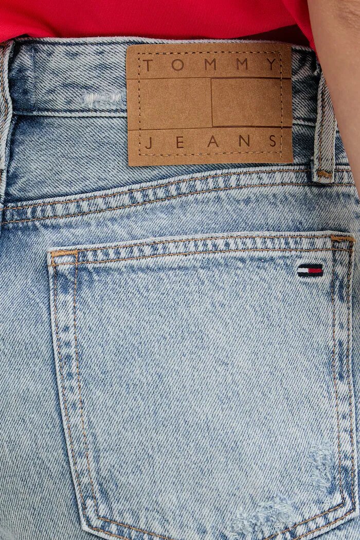 Tommy Jeans къс панталон дамски от деним син с висока талия DW0DW22397
