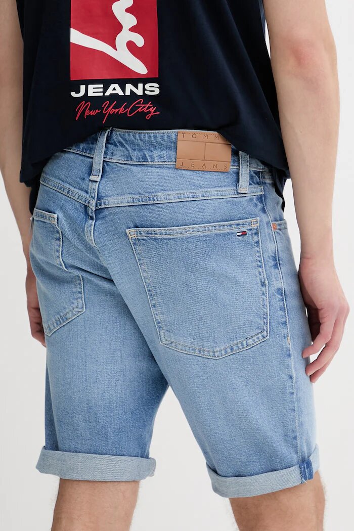 Tommy Jeans къс панталон мъжки от деним син DM0DM22979