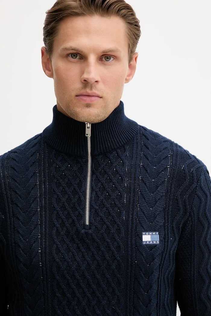 Tommy Jeans Памучен пуловер мъжки в синьо от лека материя DM0DM22103