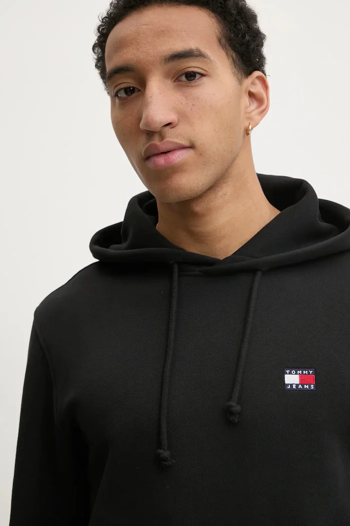 Tommy Jeans Памучен суичър мъжки в черно с качулка с изчистен дизайн DM0DM20258