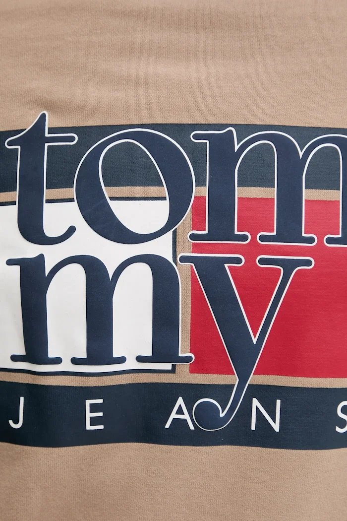 Tommy Jeans Памучен суичър мъжки в кафяво с качулка с принт DM0DM22092