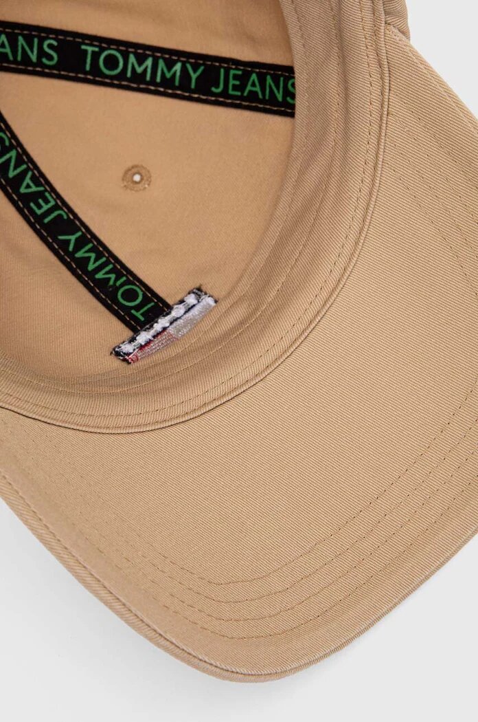 Tommy Jeans Памучна шапка с козирка в бежово с апликация AM0AM12020