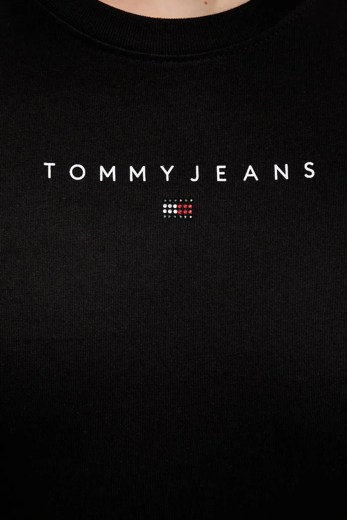 Tommy Jeans Памучна тениска дамска в черно DW0DW21550