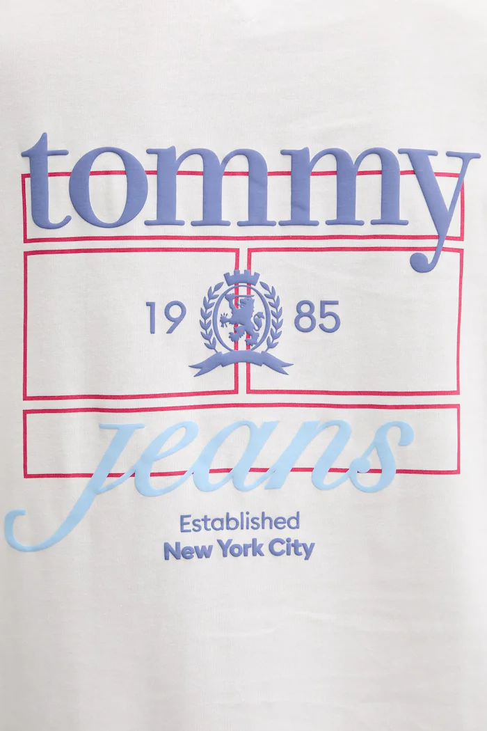 Tommy Jeans Памучна тениска в бежово с десен DM0DM21986