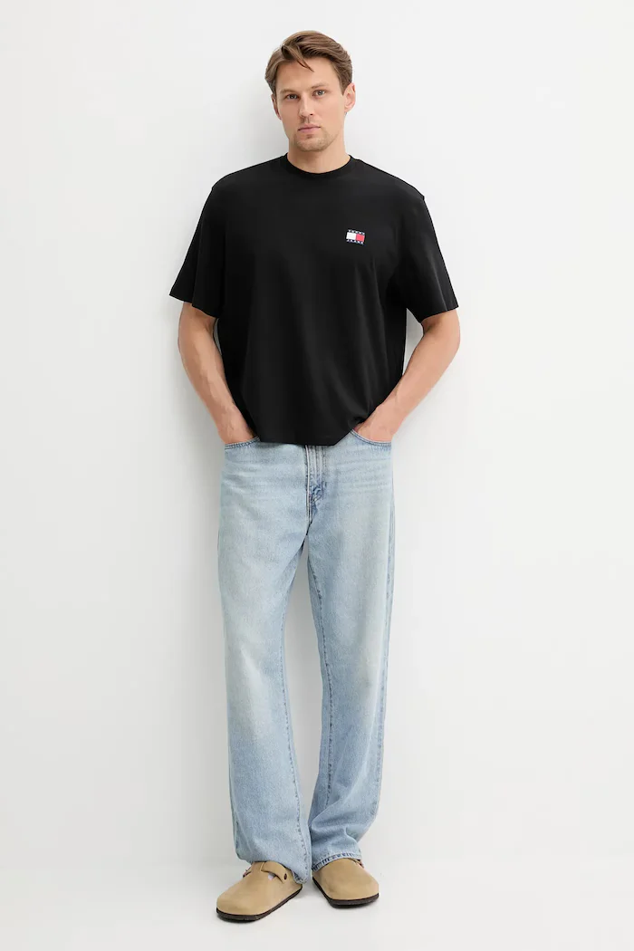 Tommy Jeans Памучна тениска в черно с апликация DM0DM21785