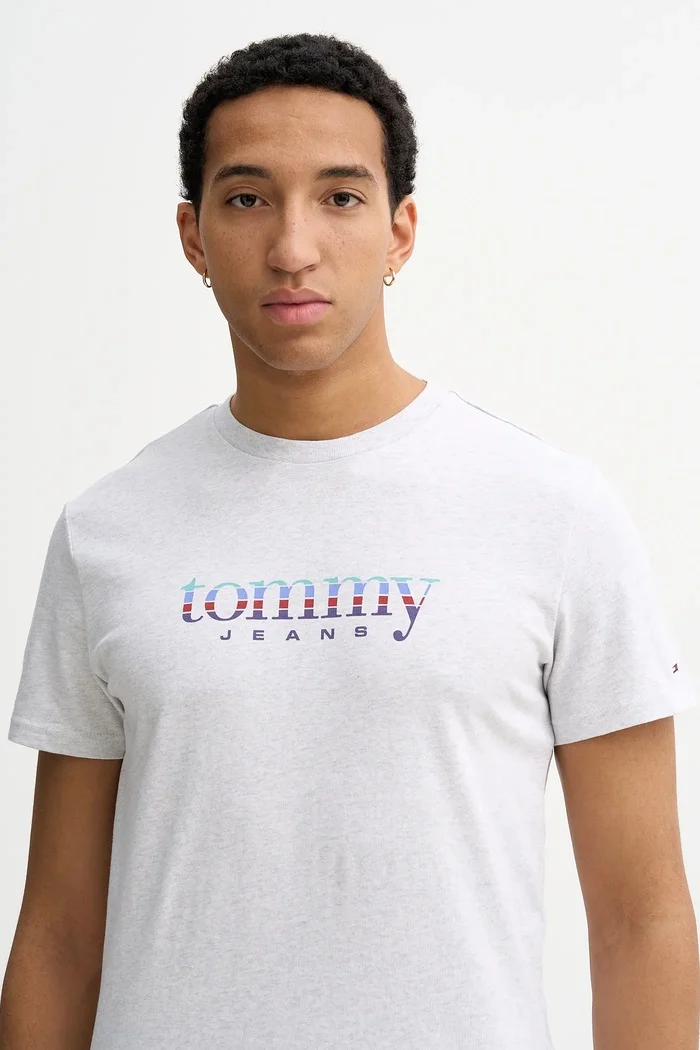 Tommy Jeans Памучна тениска в сиво с принт DM0DM22333
