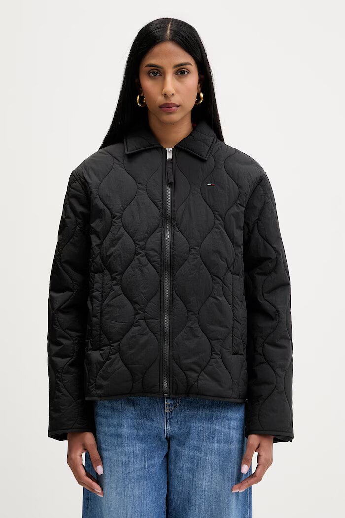 Tommy Jeans преходно яке дамско черно DW0DW22909