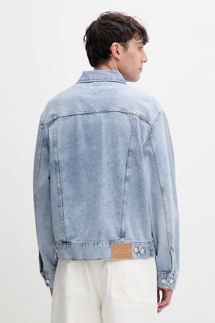 Tommy Jeans преходно яке мъжко от деним синьо DM0DM22473
