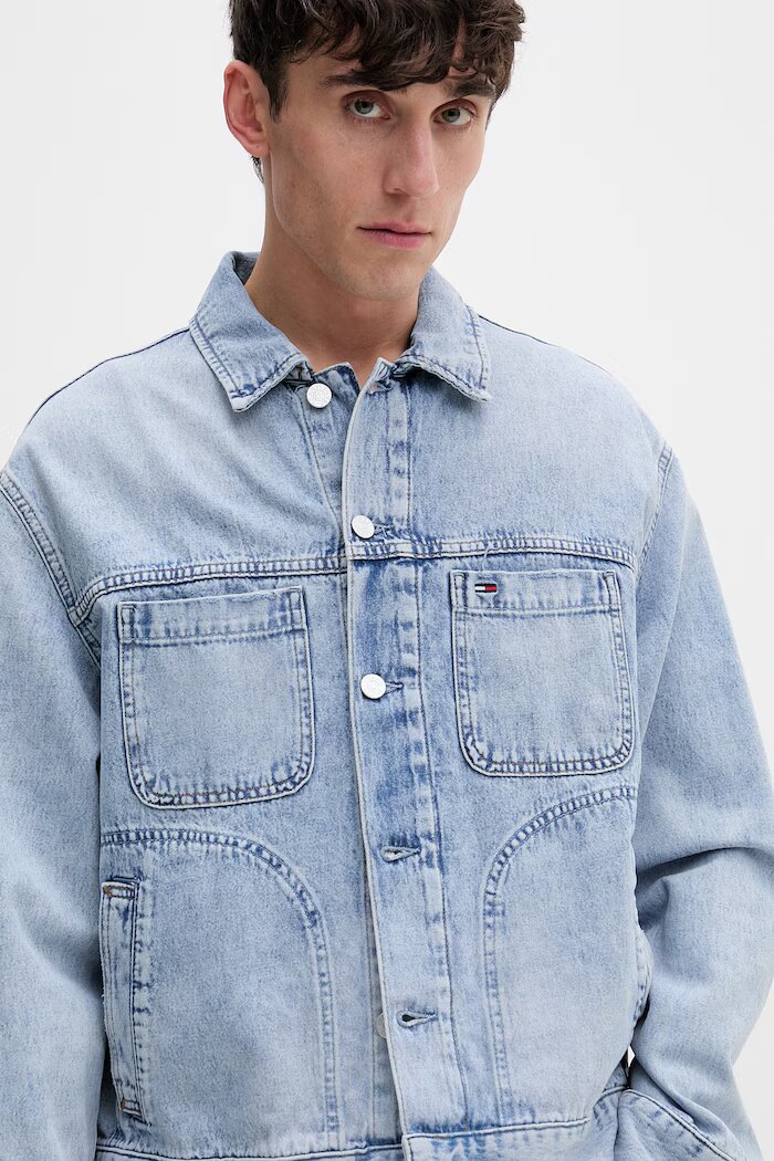 Tommy Jeans преходно яке мъжко от деним синьо DM0DM22473