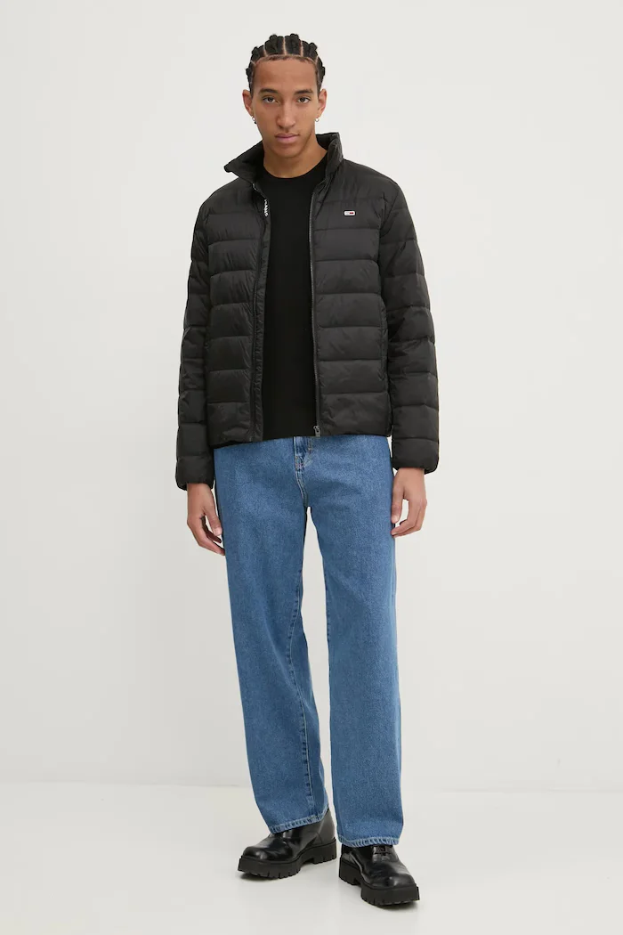 Tommy Jeans Пухено яке в черно преходен модел DM0DM20658
