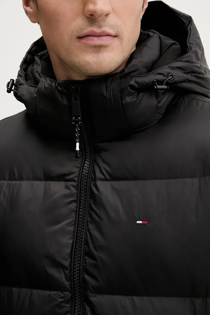 Tommy Jeans Пухено яке в черно зимен модел DM0DM20466