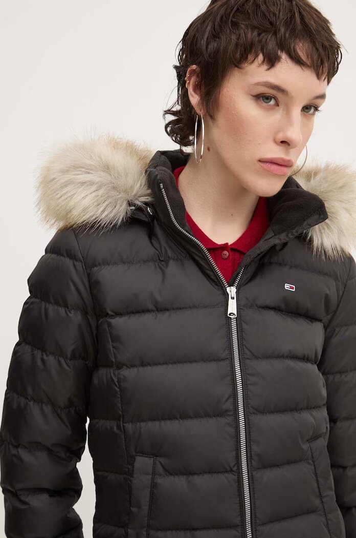 Tommy Jeans Пухено яке в черно зимен модел DW0DW18312