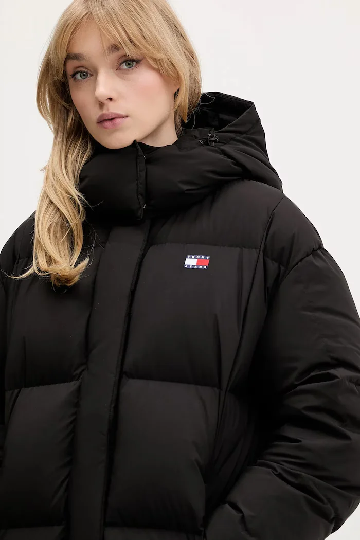 Tommy Jeans Пухено яке в черно зимен модел DW0DW21977