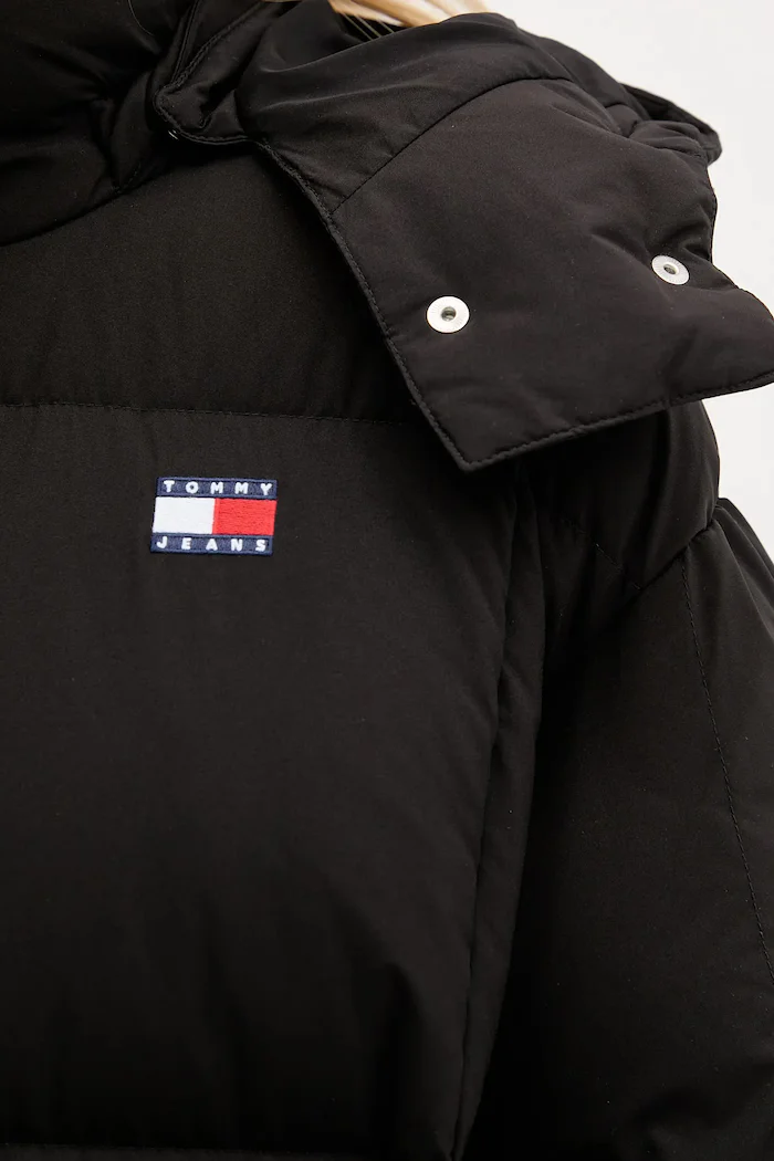 Tommy Jeans Пухено яке в черно зимен модел DW0DW21977