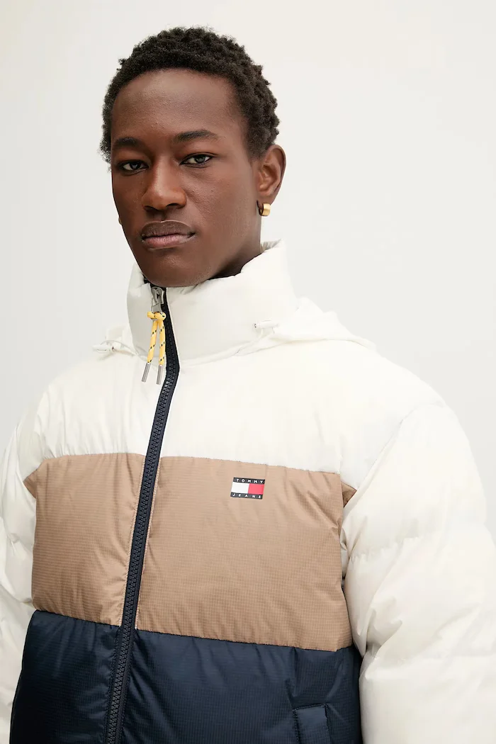 Tommy Jeans Пухено яке в тъмносиньо зимен модел DM0DM22117