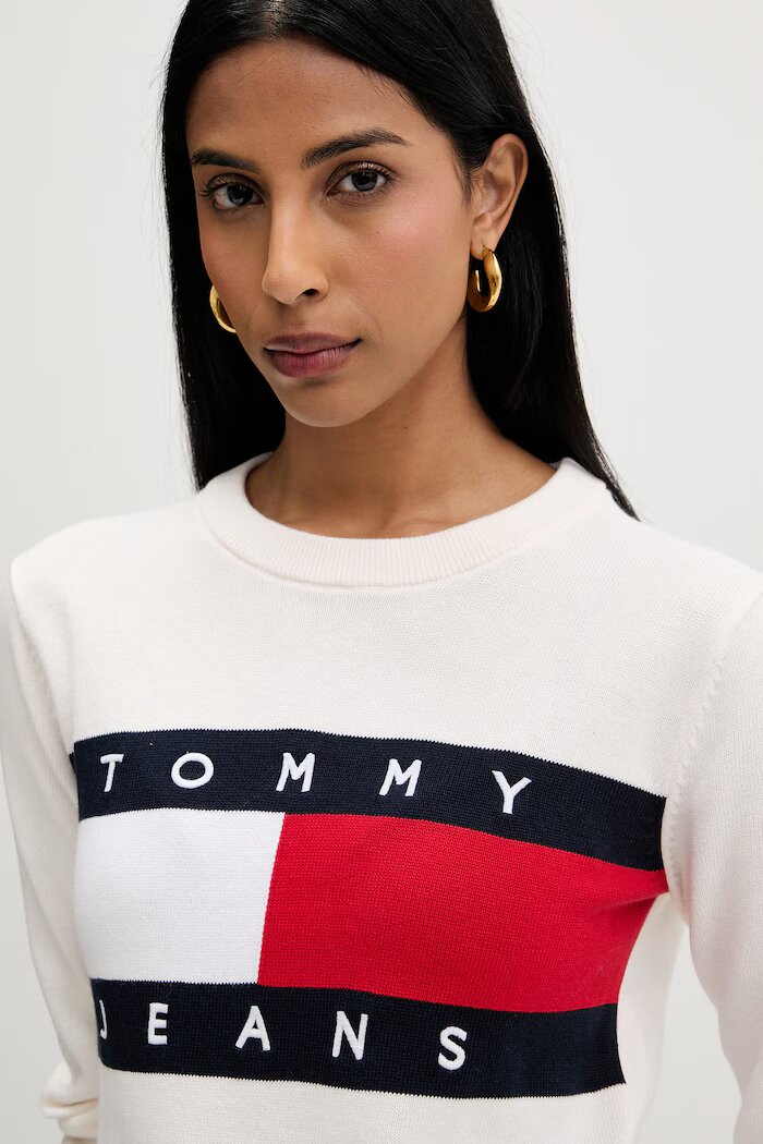 Tommy Jeans пуловер дамски от памук бежов DW0DW22930