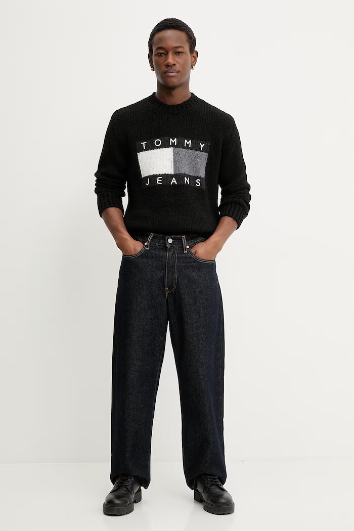 Tommy Jeans Пуловер с вълна от алпака в черно DM0DM22860