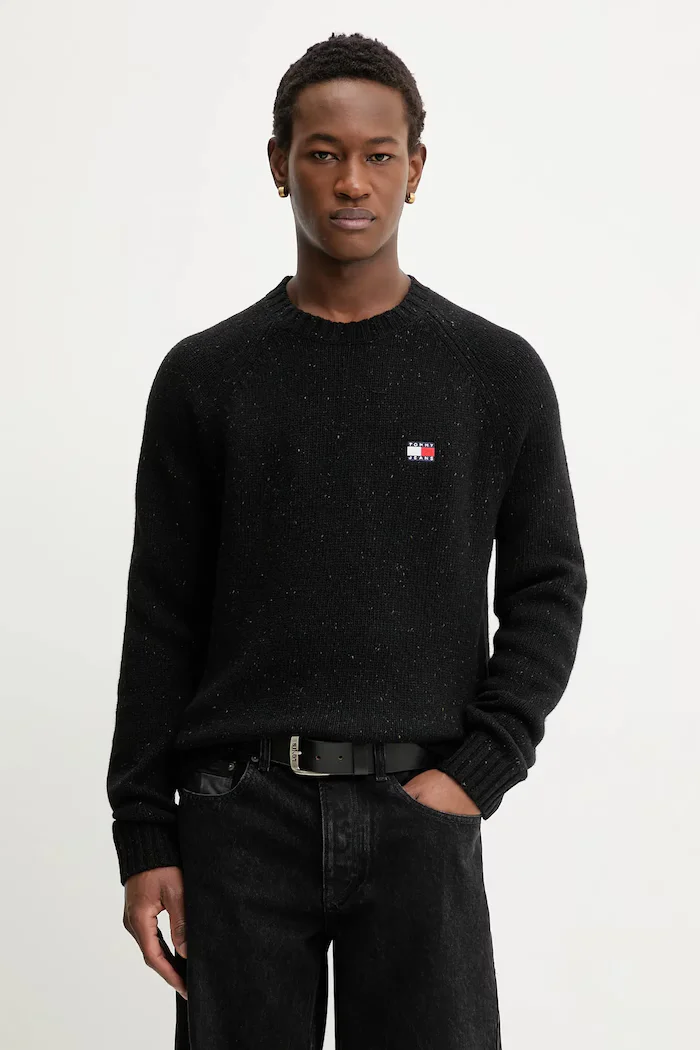 Tommy Jeans Пуловер с вълна в черно от топла материя DM0DM22353