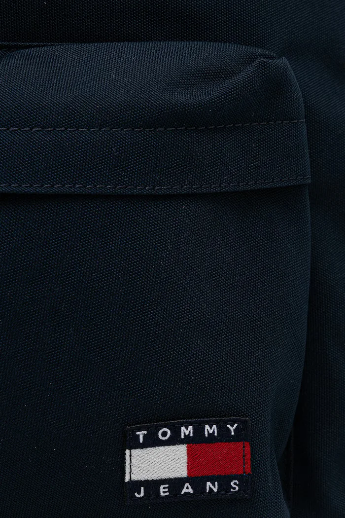 Tommy Jeans Раница в тъмносиньо голям размер с изчистен дизайн AM0AM13726