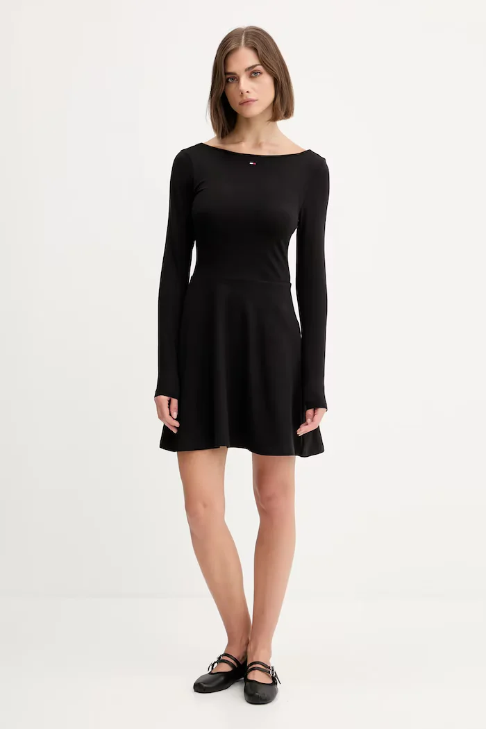 Tommy Jeans Рокля в черно къса разкроена DW0DW21745