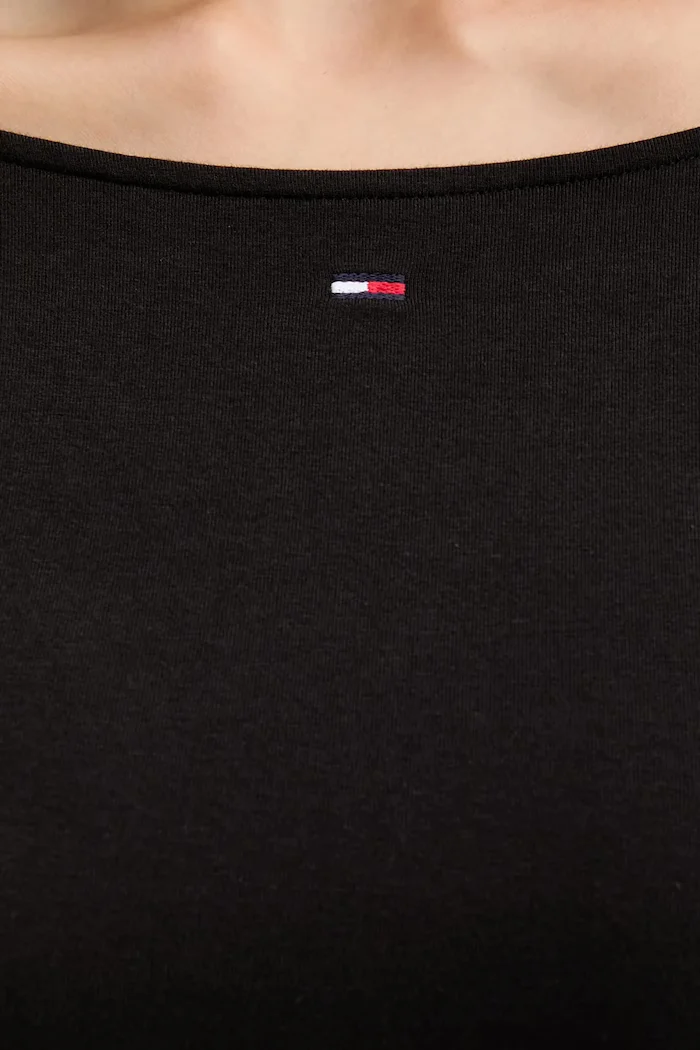 Tommy Jeans Рокля в черно къса разкроена DW0DW21745