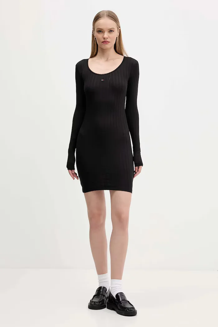 Tommy Jeans Рокля в черно къса с кройка по тялото DW0DW21508