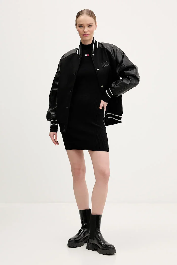 Tommy Jeans Рокля в черно къса с кройка по тялото DW0DW21914