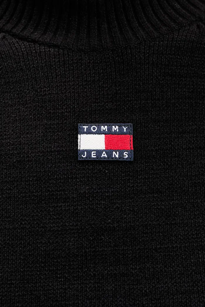 Tommy Jeans Рокля в черно къса с кройка по тялото DW0DW21914