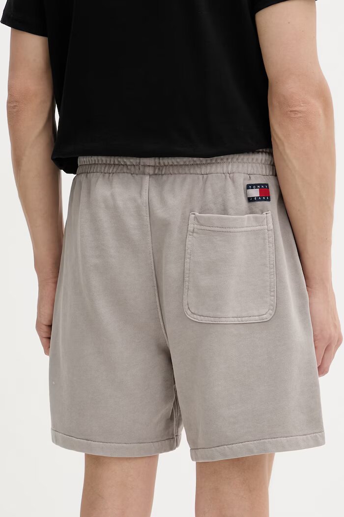 Tommy Jeans Спортен къс панталон мъжки от памук кафяв с висока талия DM0DM22696