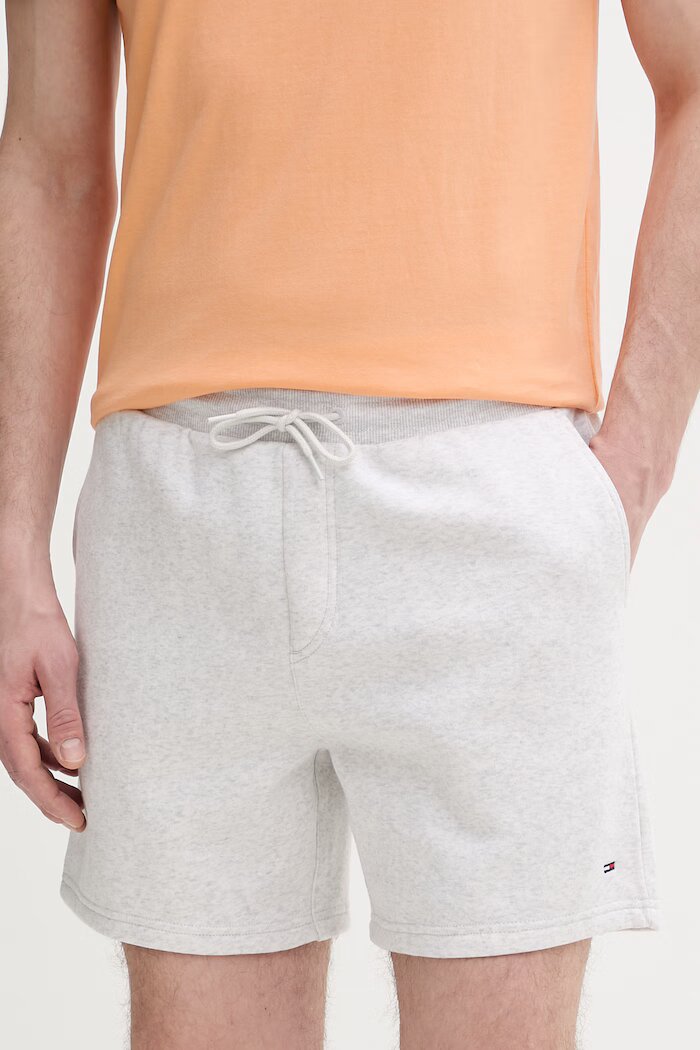 Tommy Jeans Спортен къс панталон мъжки от памук сив DM0DM21931