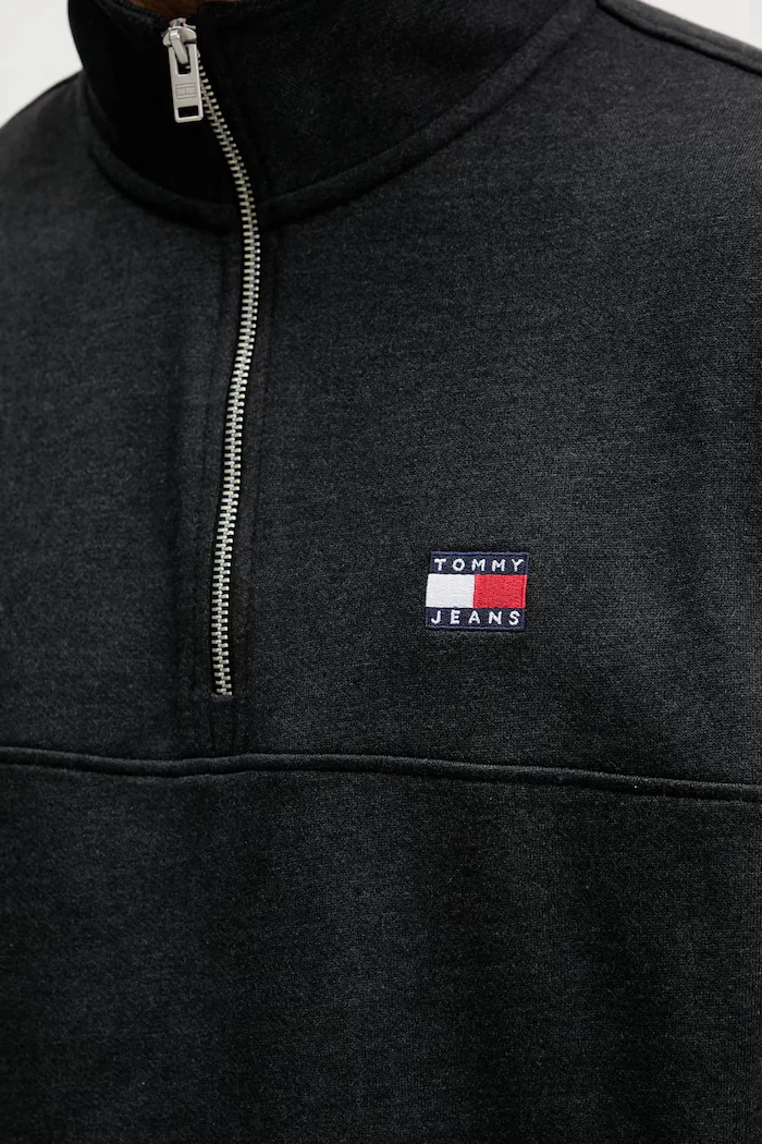 Tommy Jeans Суичър мъжки в сиво с изчистен дизайн DM0DM22344