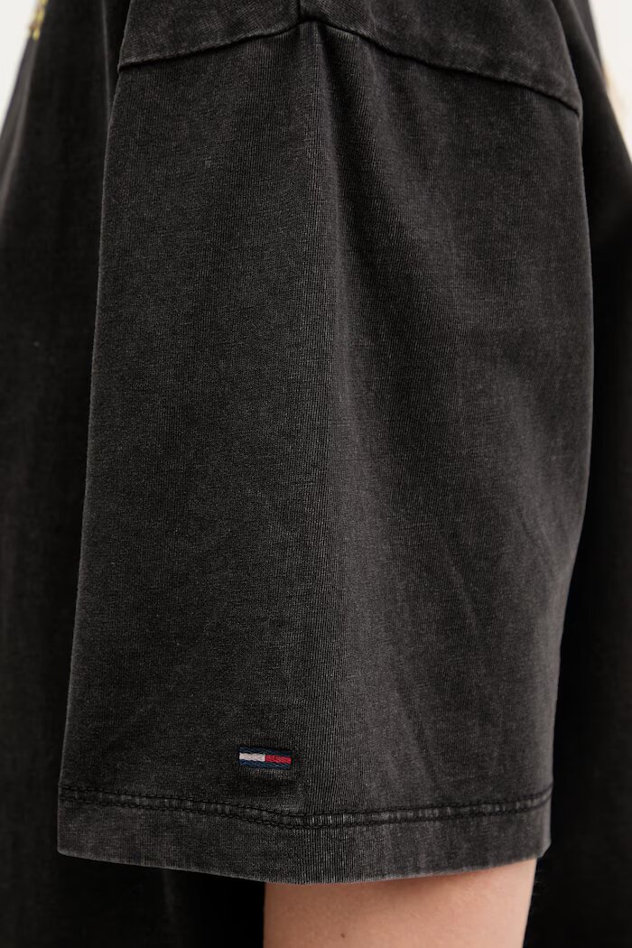 Tommy Jeans тениска дамска от памук черна DW0DW22803