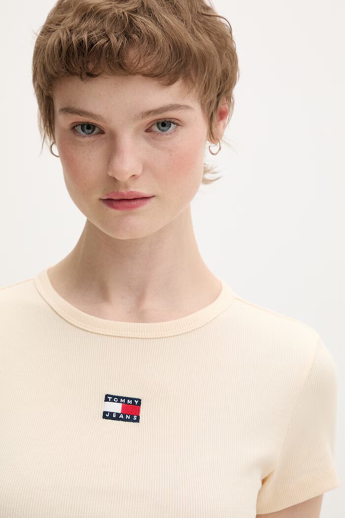 Tommy Jeans тениска дамска от памук с еластан бежова DW0DW17881